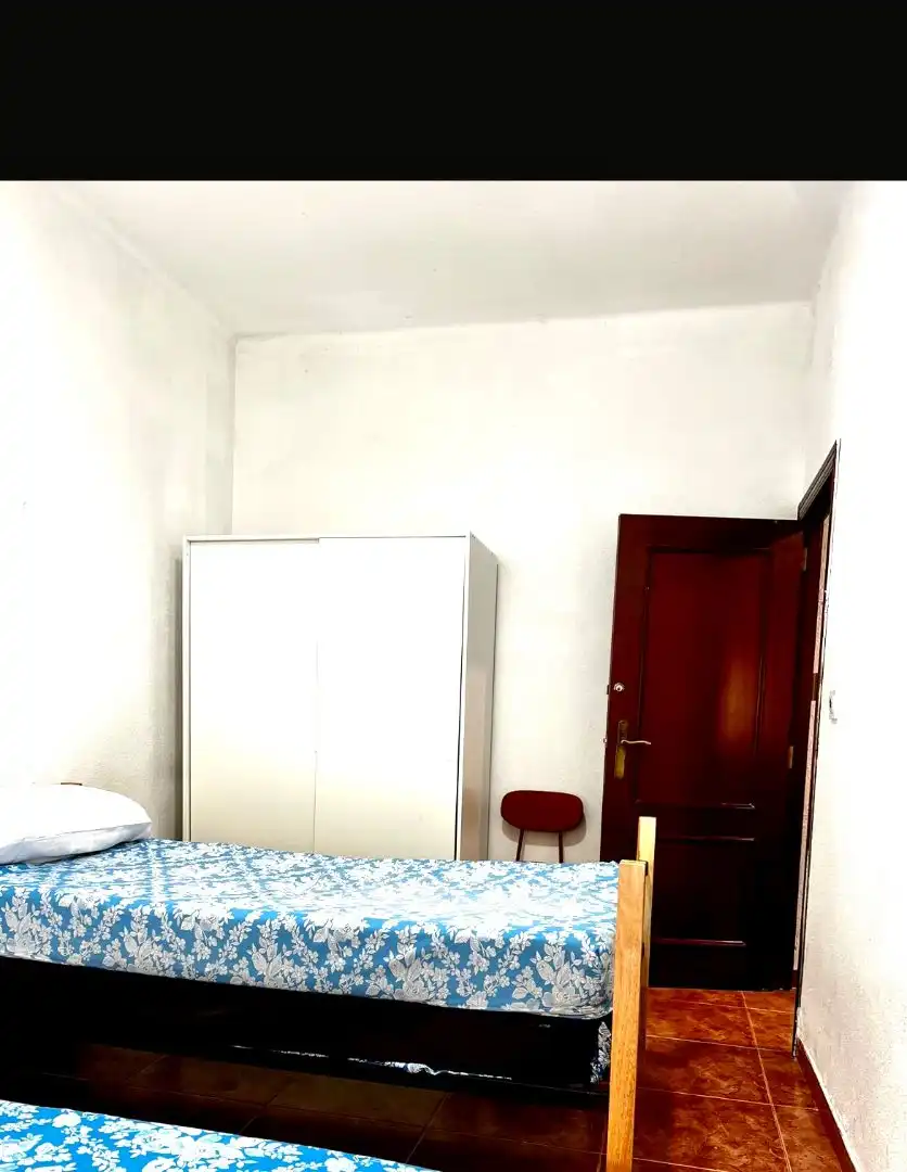 Bedroom of Flat for share in Benicalap