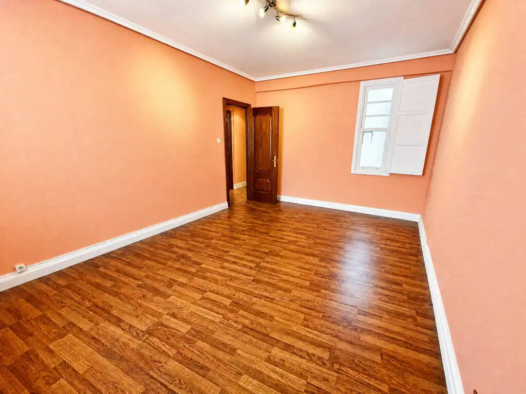 Piso en venta en Santurtzi  con Trastero