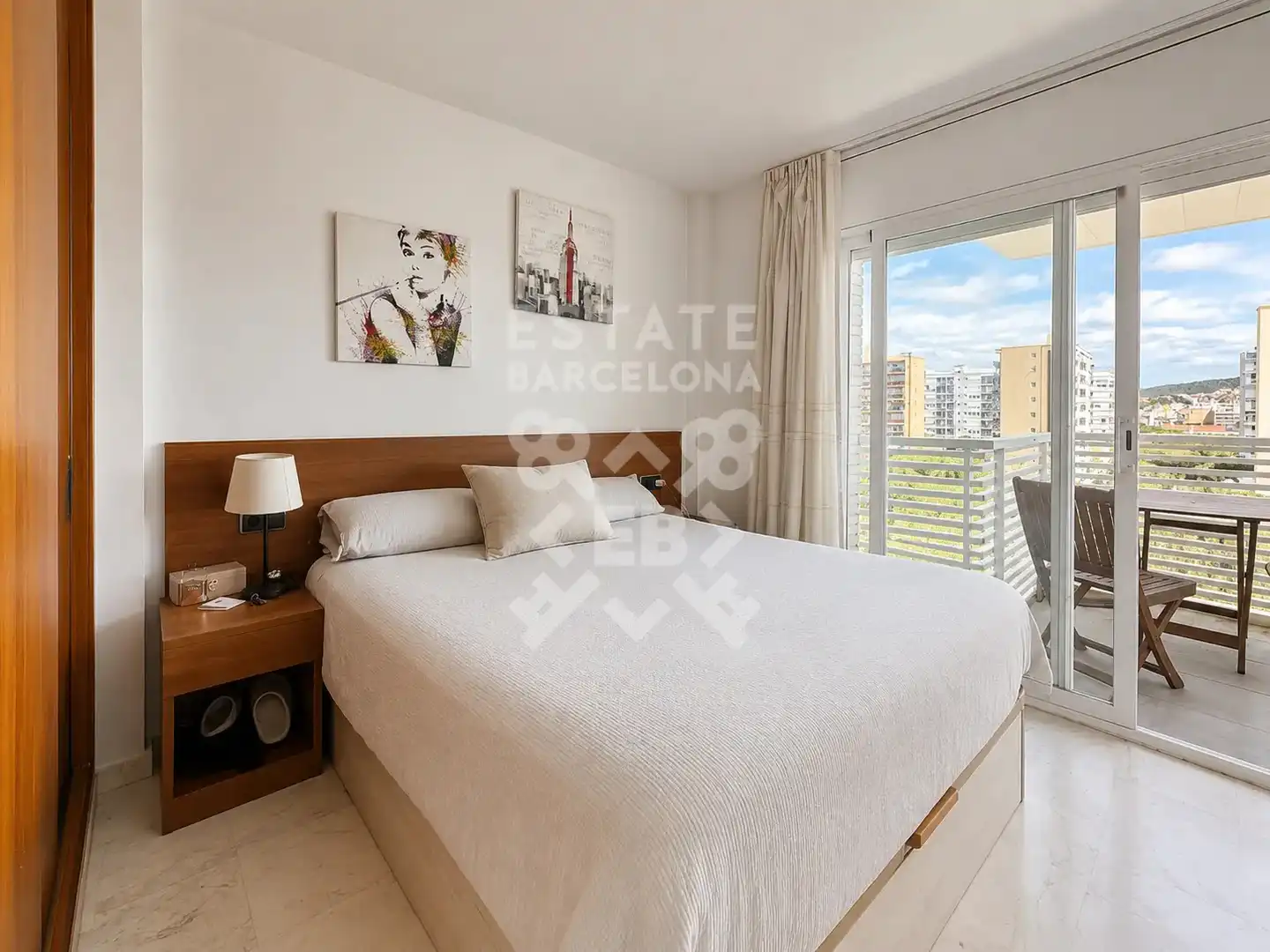 Schlafzimmer von Dachboden zum Verkauf in Blanes mit Klimaanlage, Terrasse und Gemeinschaftspool