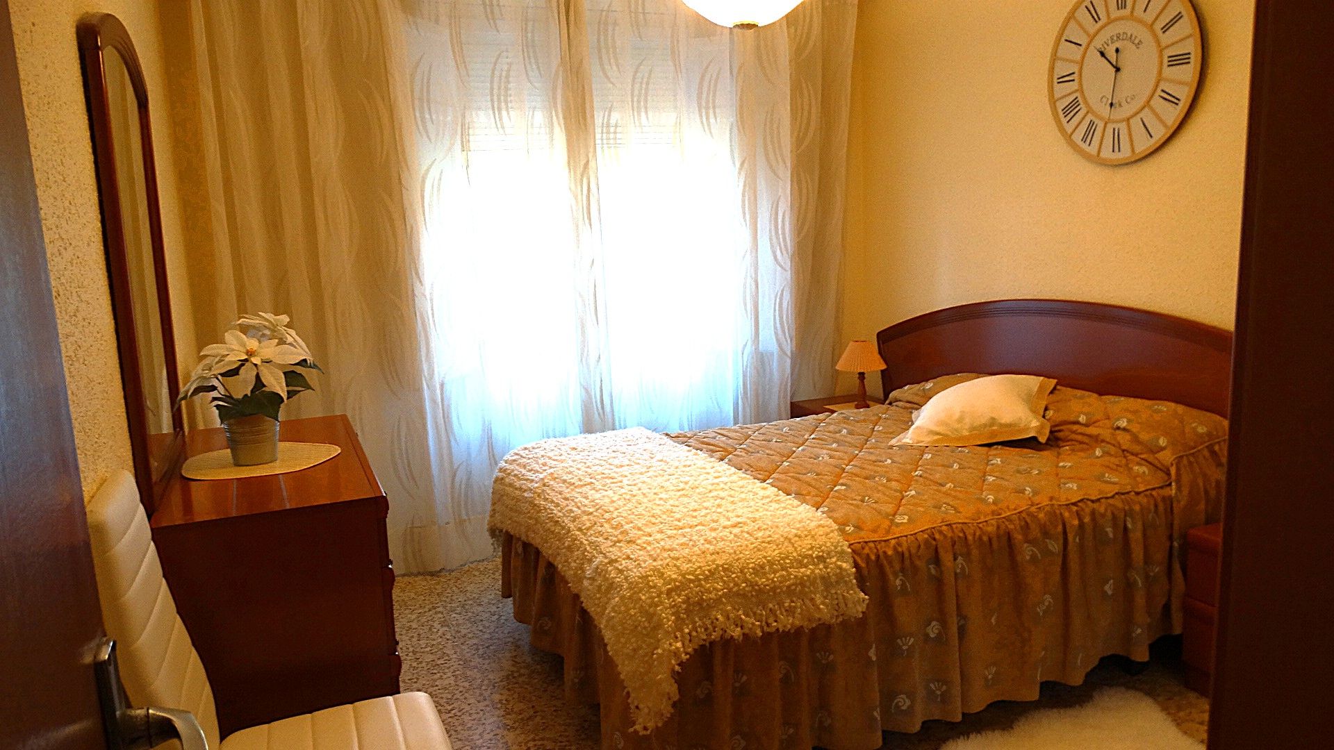 Bedroom of Flat to rent in  Zaragoza Capital  with Furnished, Oven and Washing machine