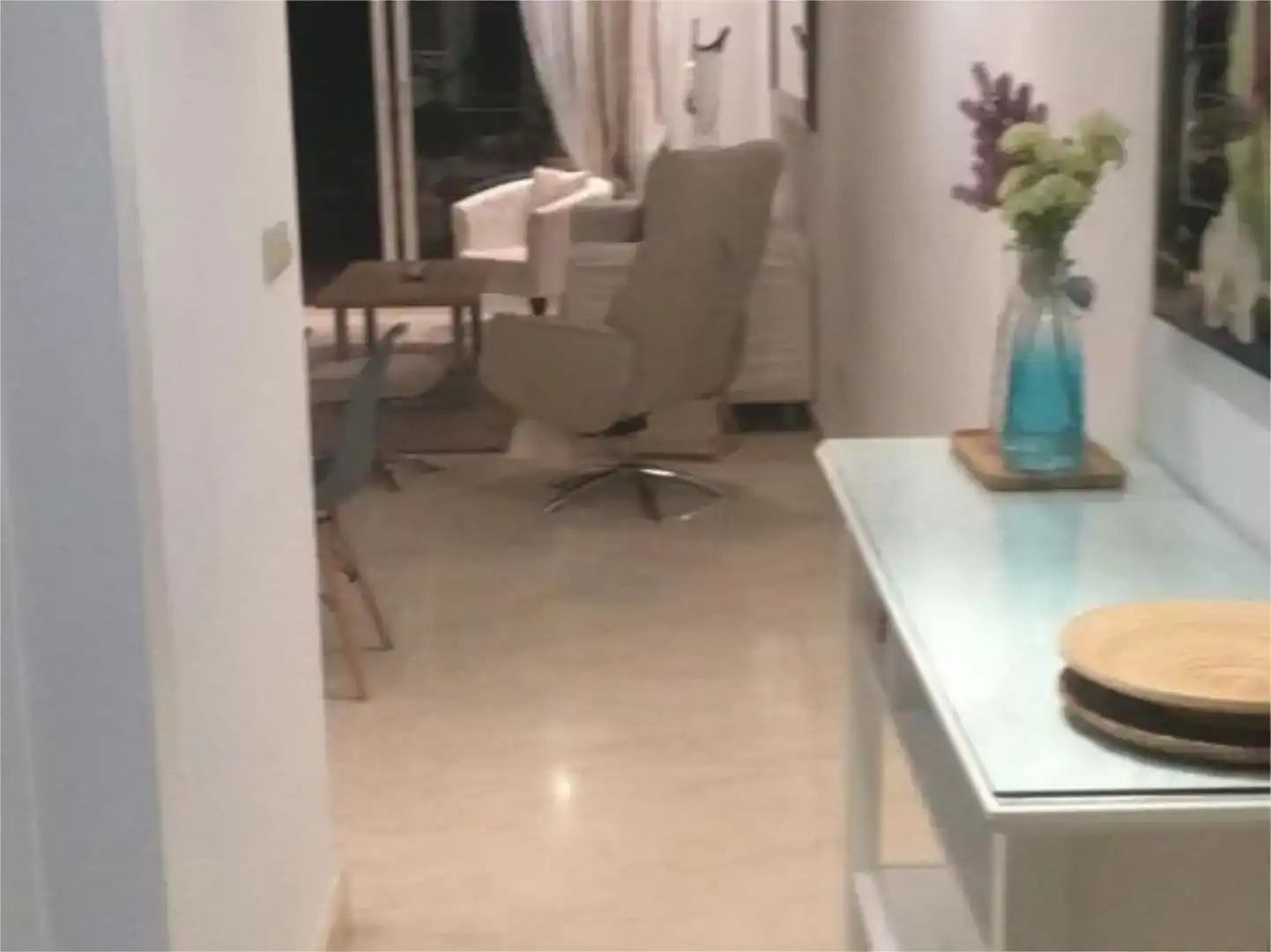Sala de estar de Piso de alquiler en Marbella con Aire acondicionado, Piscina y Amueblado