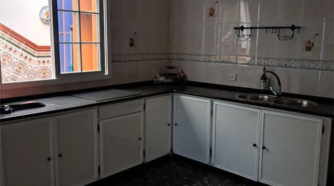 Foto 3 de Casa adosada en venta en Calle Alcalá del Río, 32, Nueva Alcalá, Alcalá de Guadaira