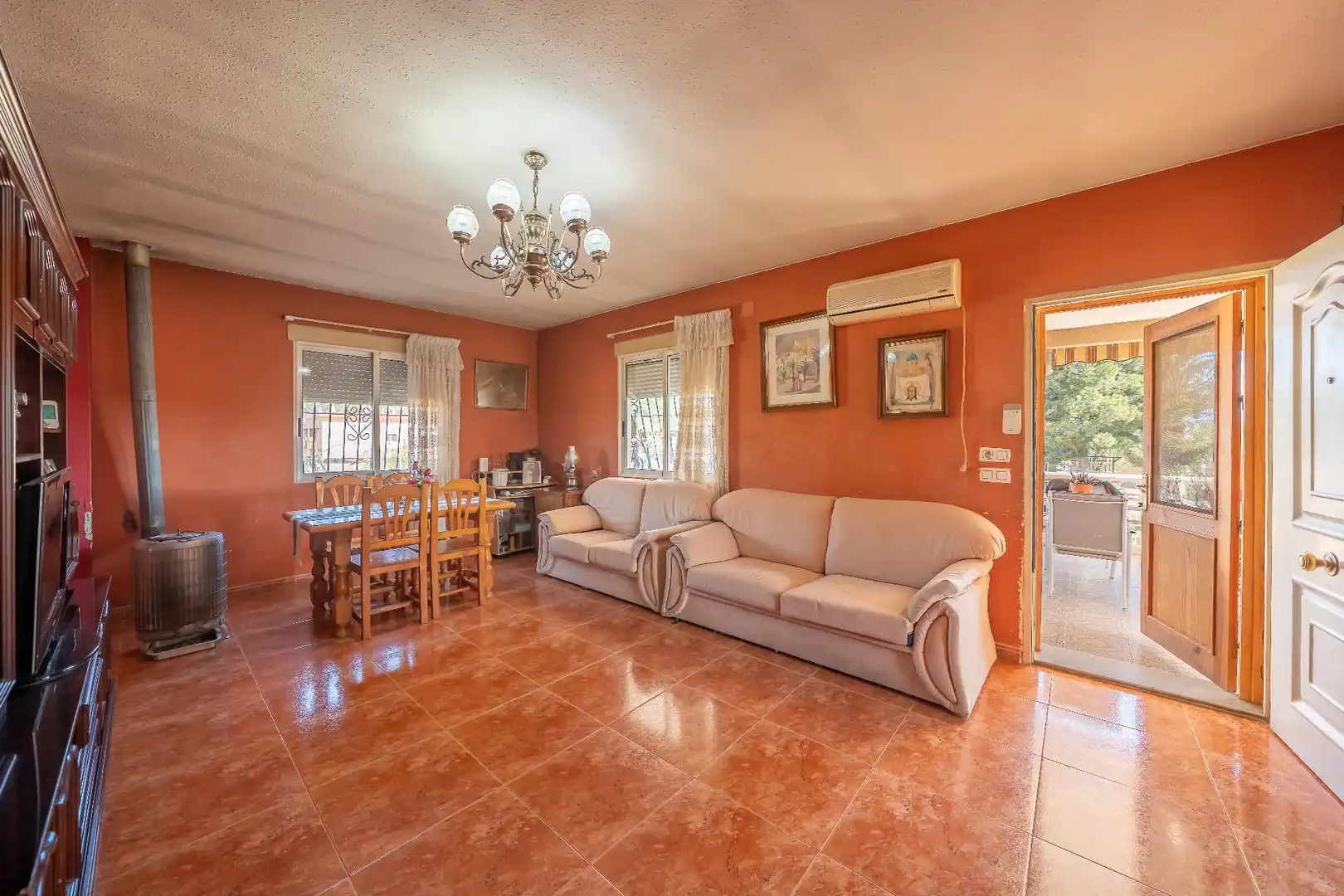 Sala d'estar de Casa o xalet en venda en Alicante / Alacant amb Aire condicionat i Piscina