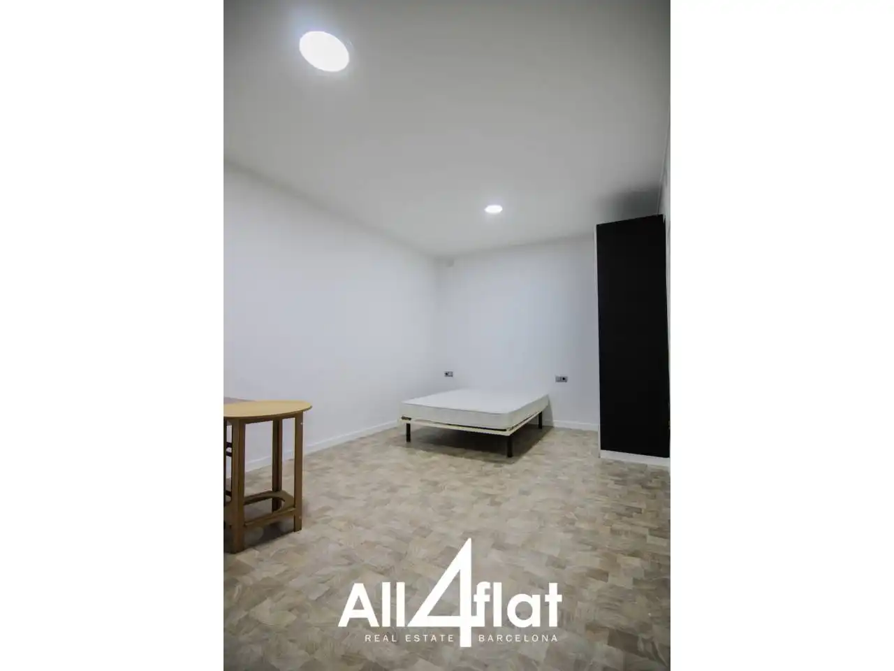 Estudio de alquiler en Barcelona con Alarma
