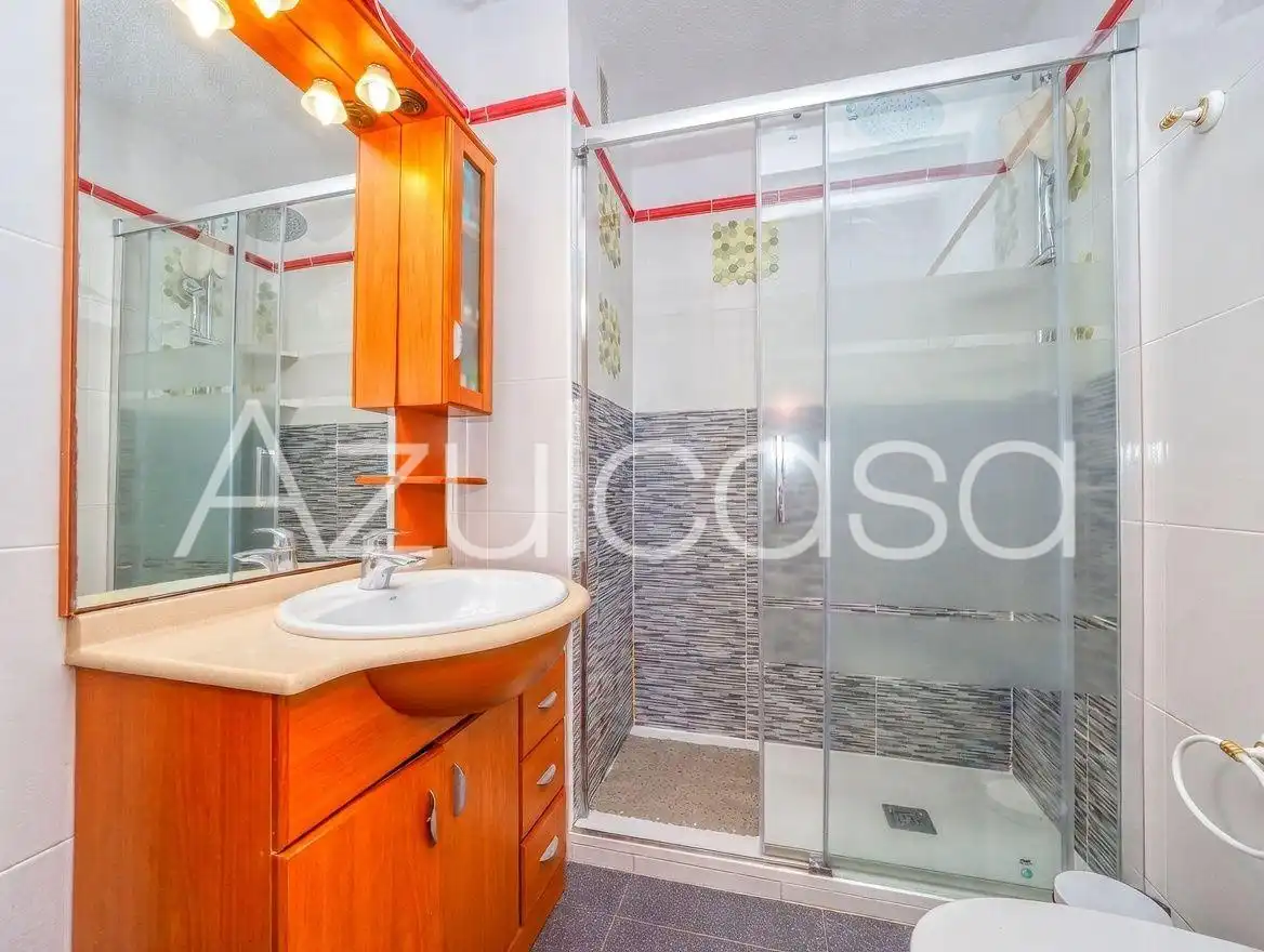 Bathroom of Flat for sale in El Campello  with Air Conditioner, Terrace and Furnished