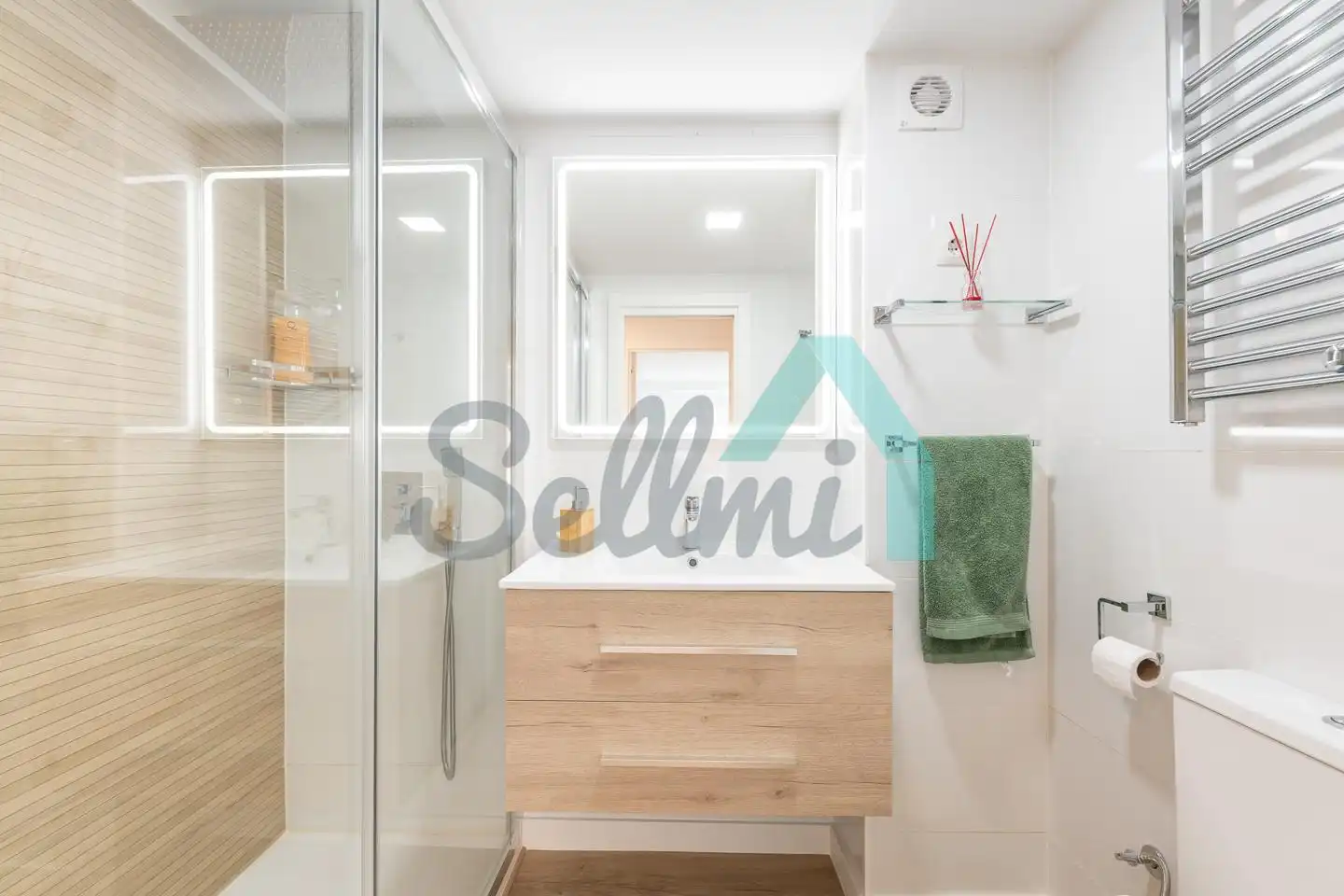 Baño de Piso de alquiler en Gijón  con Calefacción, Amueblado y Internet