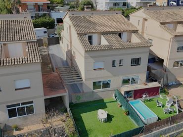 Maison mitoyenne avec balcon à vendre à Creixell