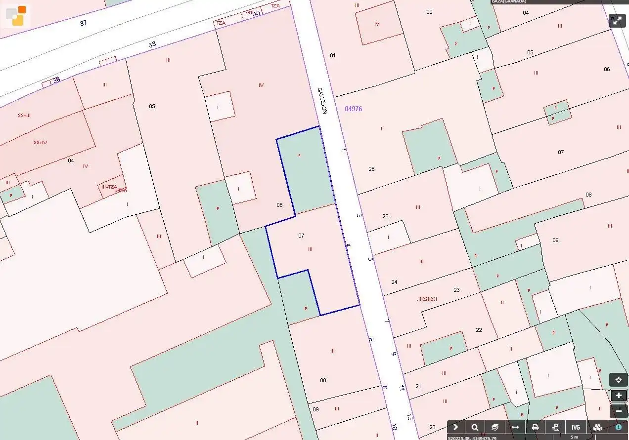 Houses for sale in Baza