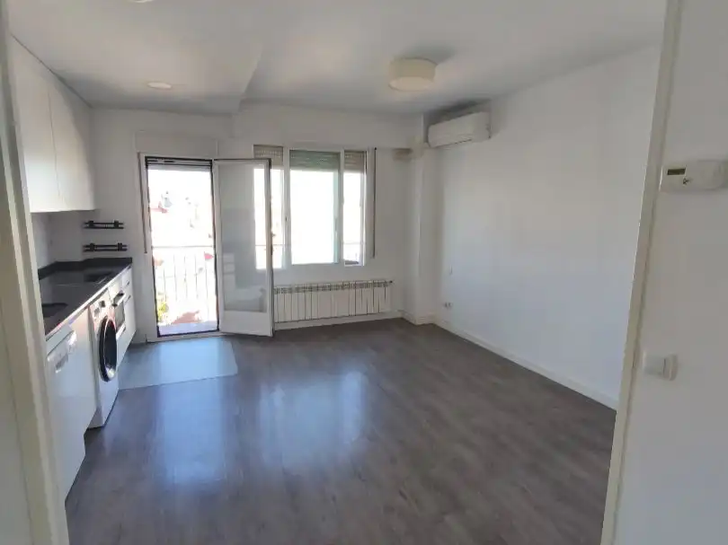 Wohnung zur Miete in Calle del Capitán Blanco Argibay, 178, Valdeacederas