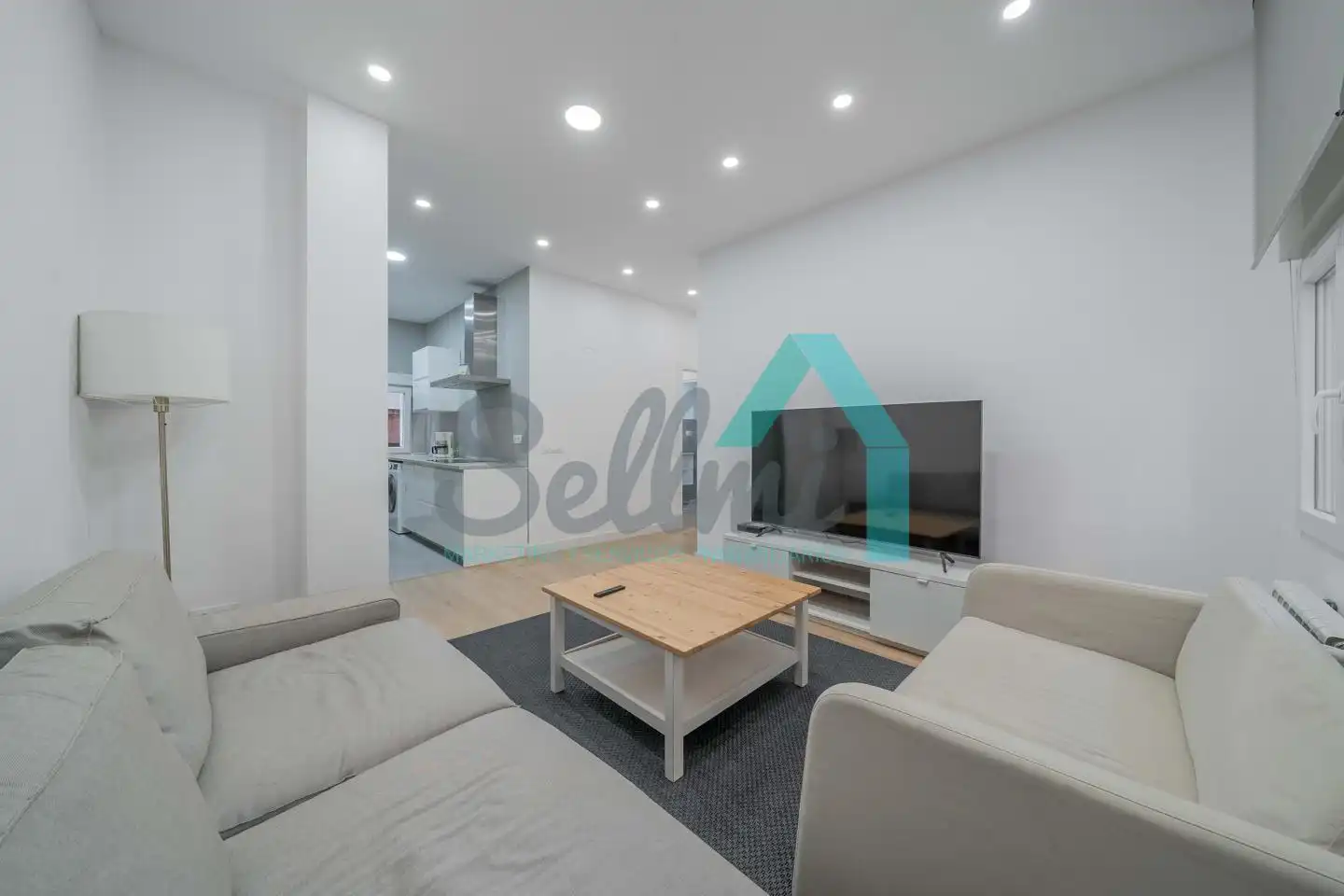 Sala d'estar de Planta baixa per a compartir en Oviedo  amb Calefacció, Moblat i Internet