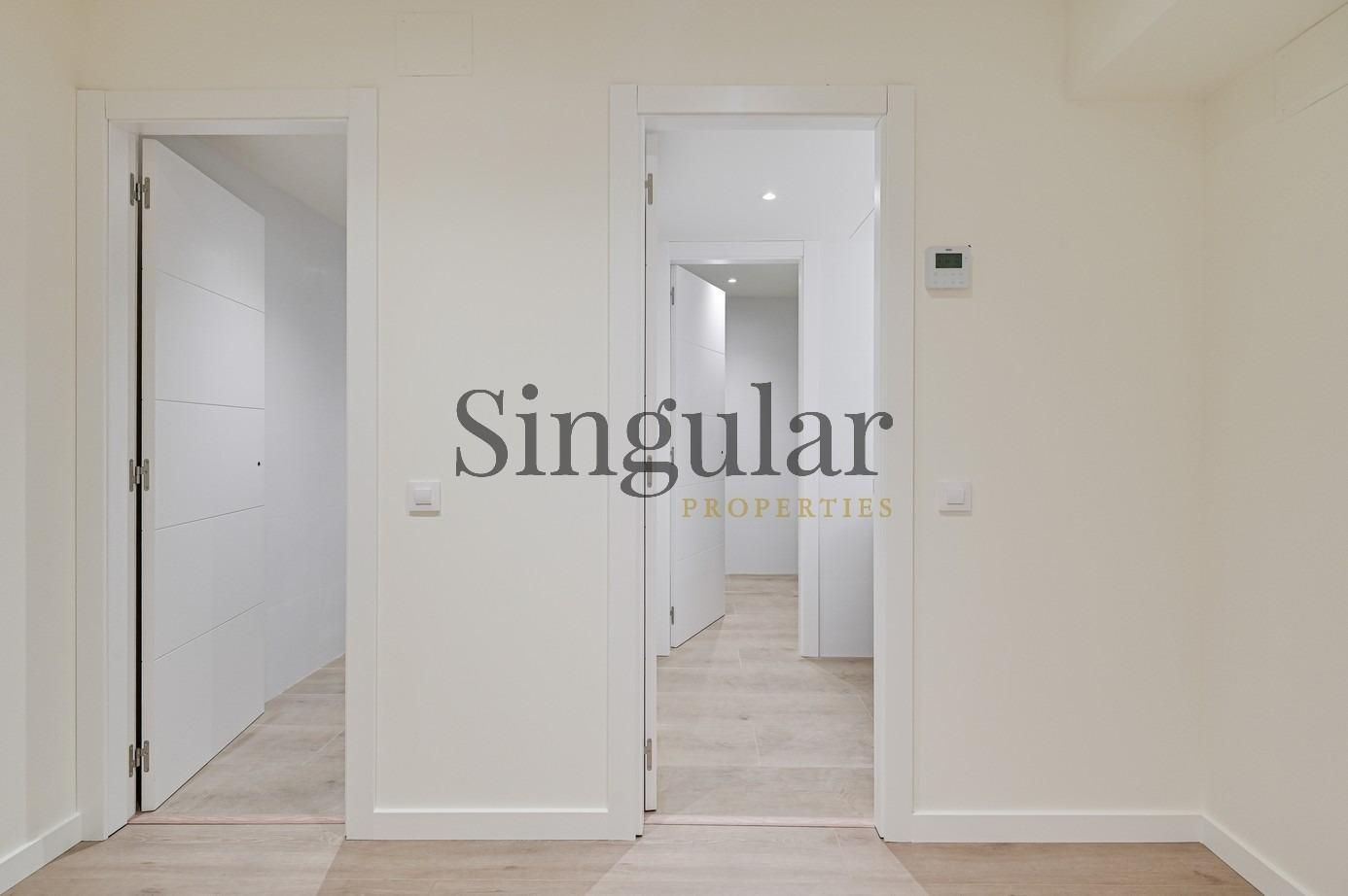 Bedroom of Office for sale in  Barcelona Capital