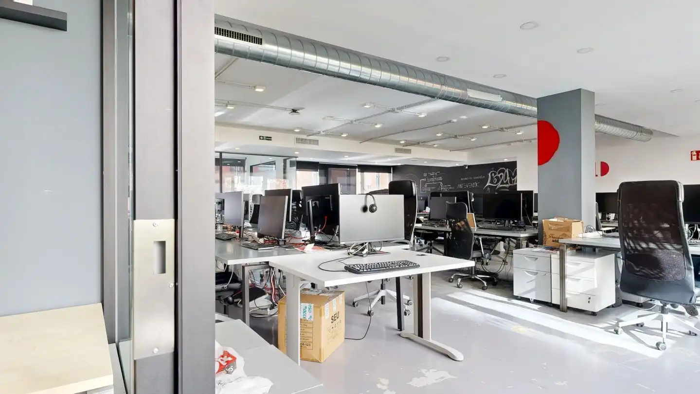 Office for sale in Madrid  with Air Conditioner, Heating and Storage room