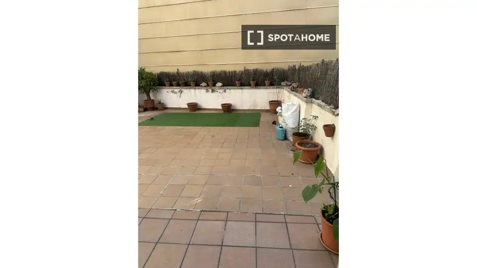Terrace of Flat for share in Barcelona  with Air Conditioner, Terrace and Furnished
