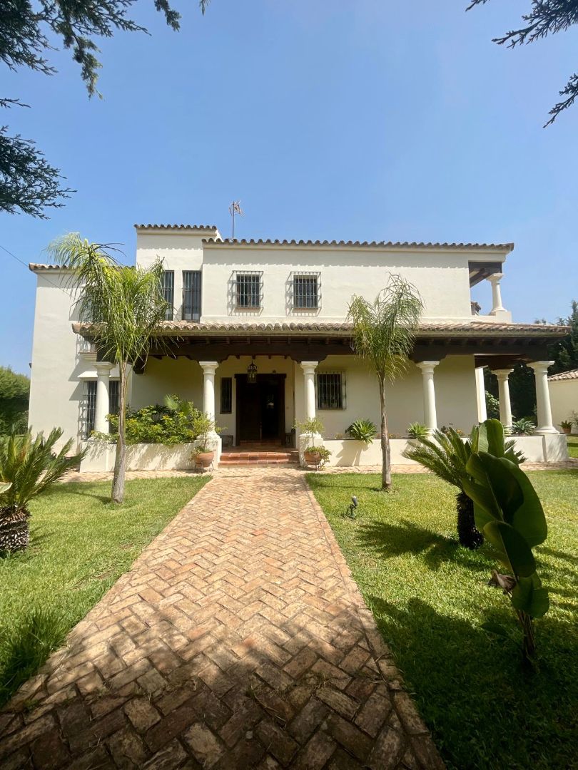 Exterior view of House or chalet for sale in Arcos de la Frontera  with Air Conditioner, Private garden and Swimming Pool