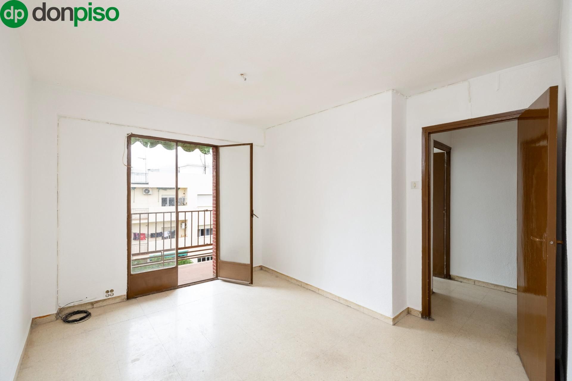 Bedroom of Flat for sale in  Granada Capital  with Balcony