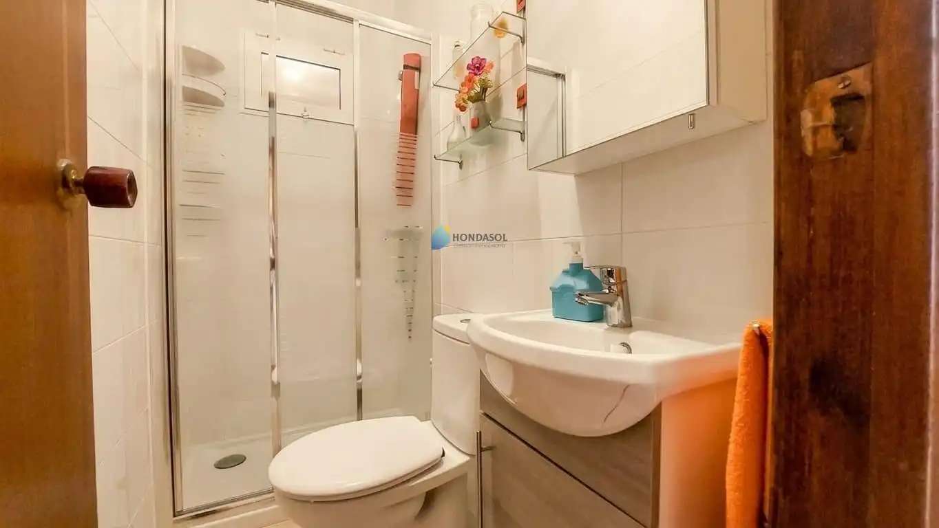 Badezimmer von Maisonette zum Verkauf in La Manga del Mar Menor mit Terrasse, Abstellraum und Möbliert