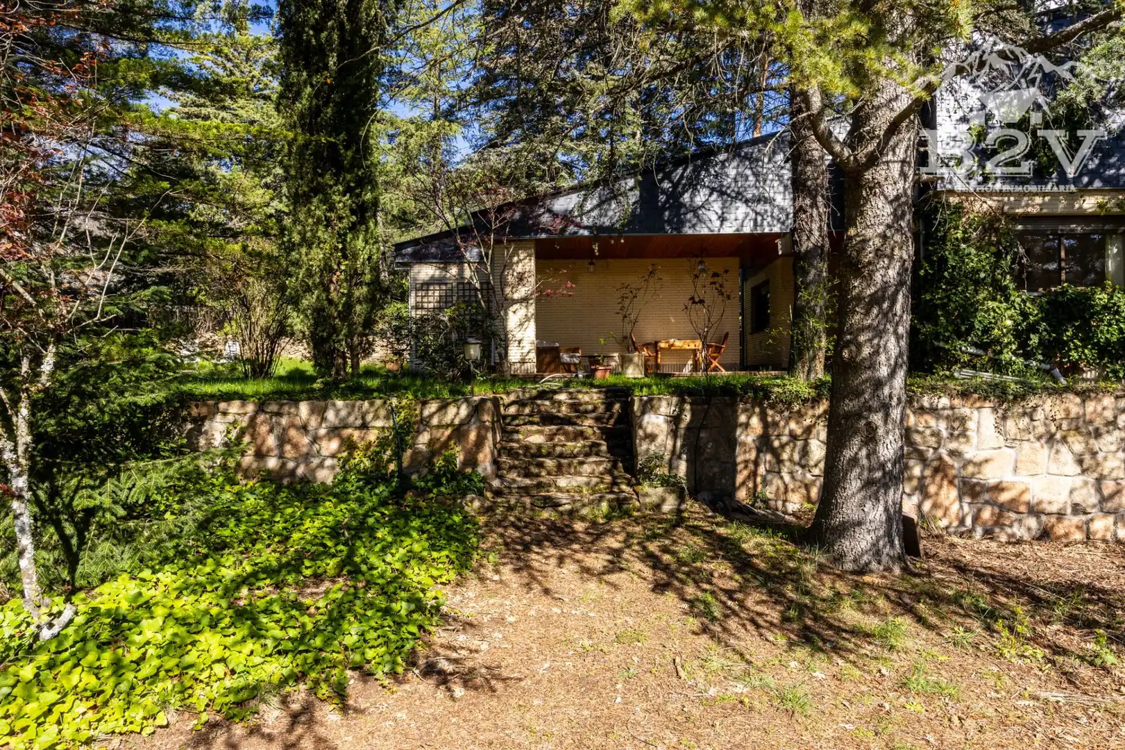 Jardí de Casa o xalet en venda en Miraflores de la Sierra amb Calefacció, Jardí privat i Traster