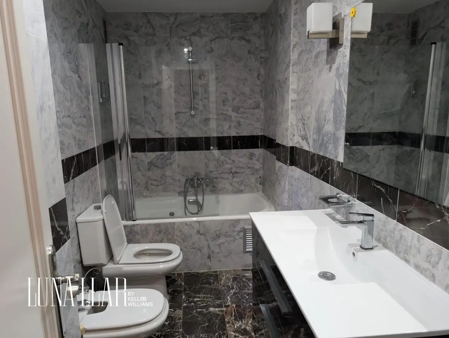 Badezimmer von Wohnung zur Miete in Castelldefels