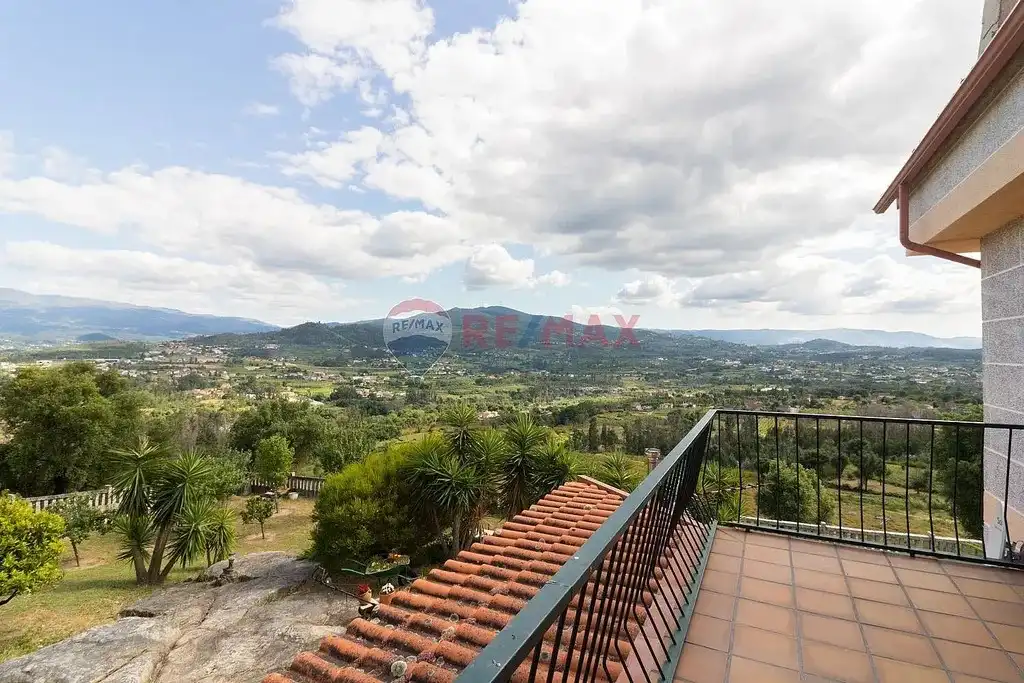 Vista exterior de Casa o xalet en venda en As Neves   amb Calefacció, Jardí privat i Parquet