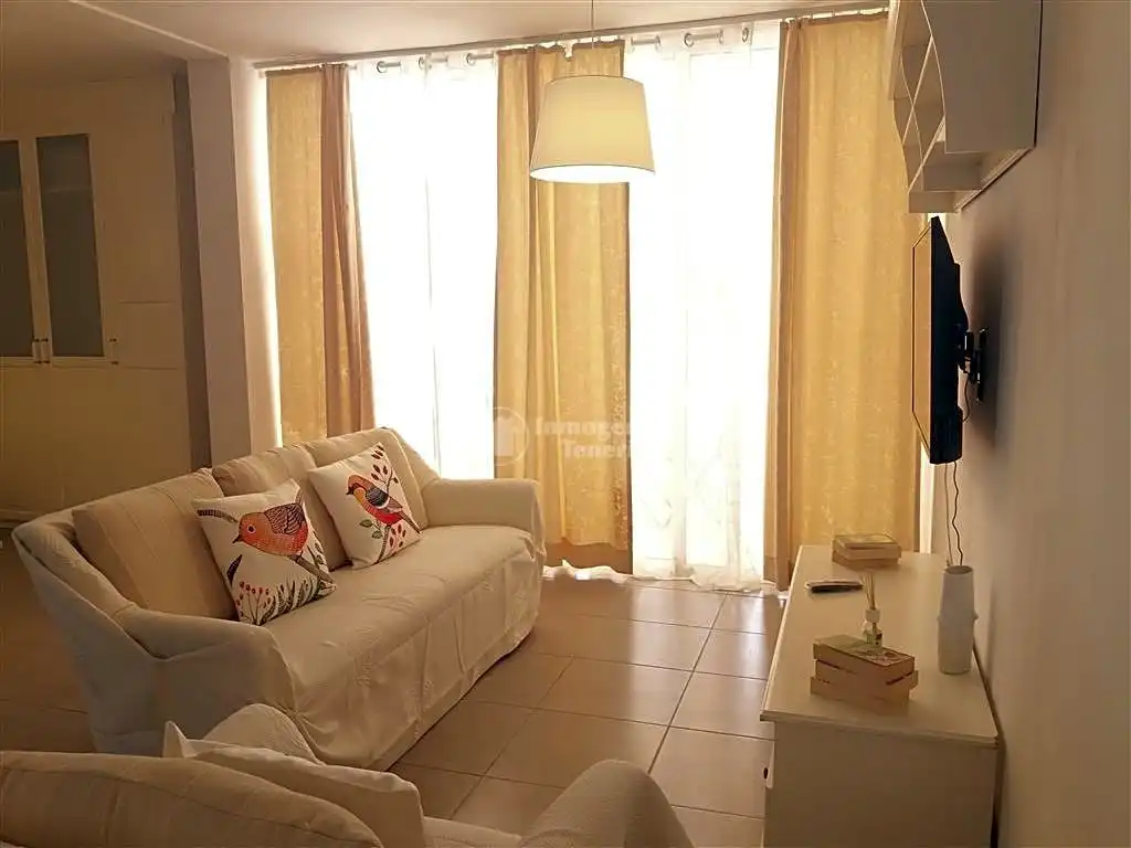 Sala de estar de Loft de alquiler en Arona con Terraza, Amueblado y Piscina comunitaria