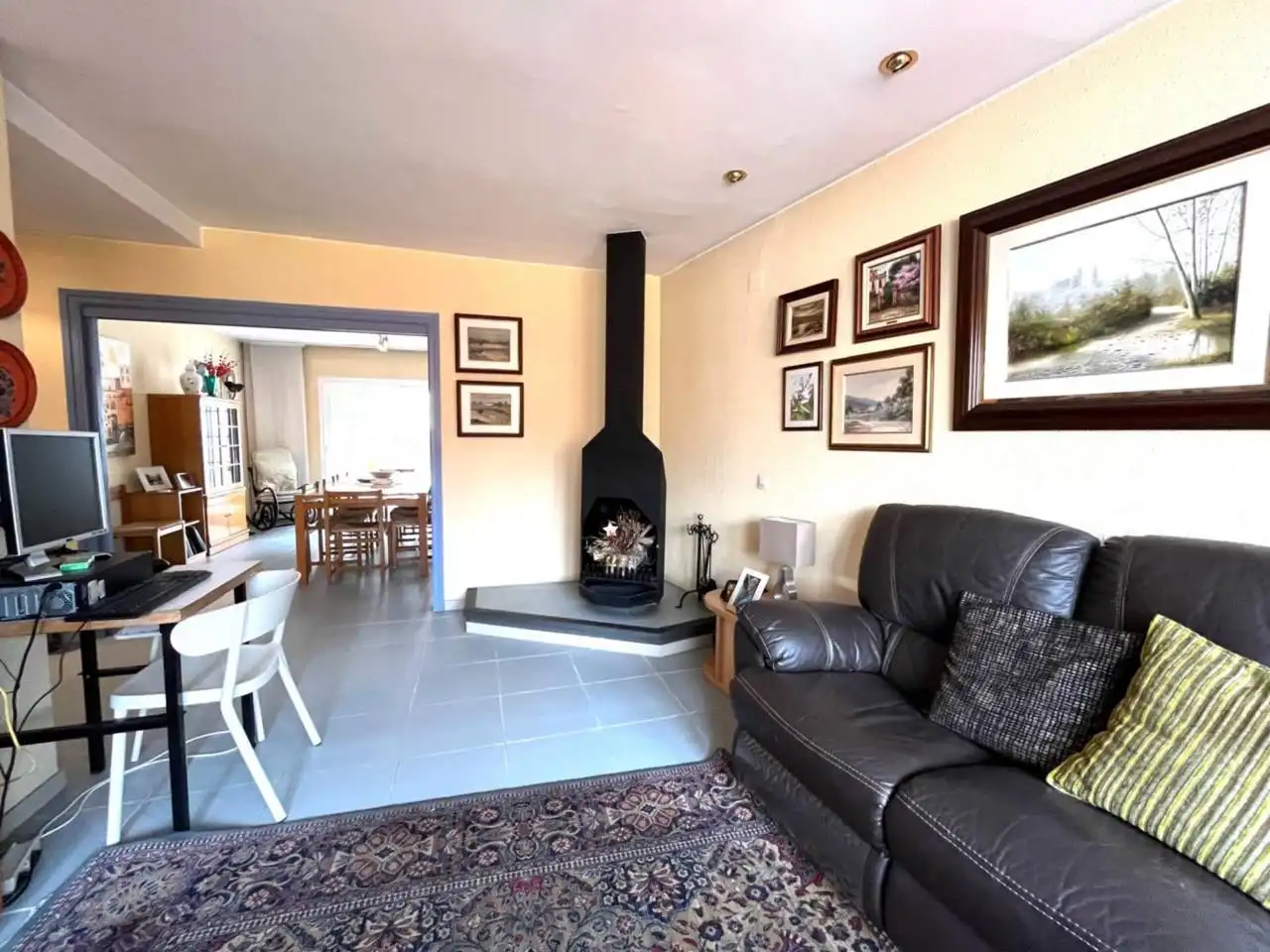 Sala de estar de Casa o chalet en venta en Girona con Aire acondicionado, Calefacción y Jardín privado