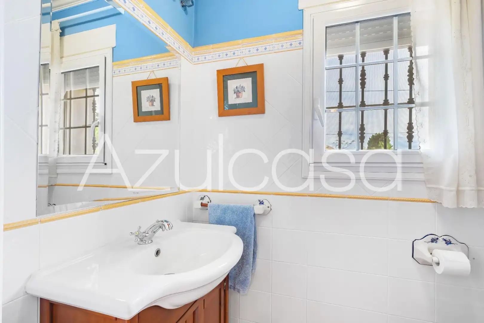 Bany de Casa o xalet en venda en Alicante / Alacant amb Aire condicionat, Jardí privat i Terrassa