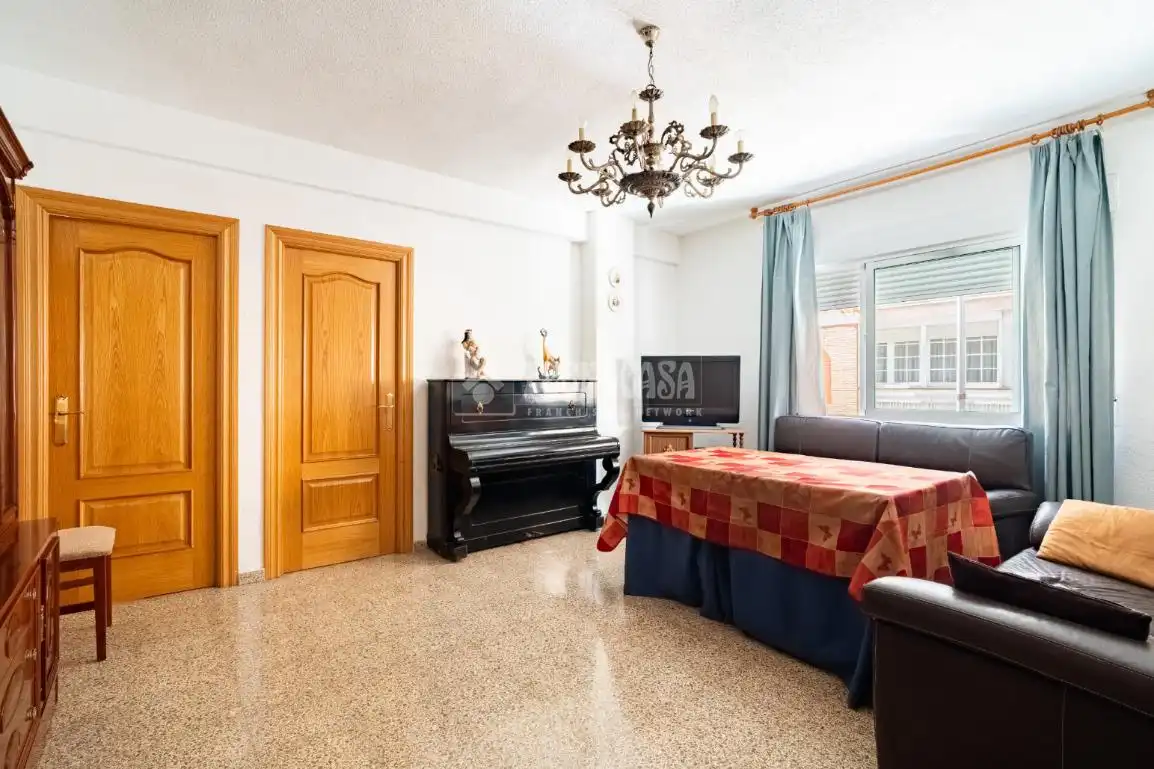 Living room of Flat for sale in Granada  with Terrace and Balcony