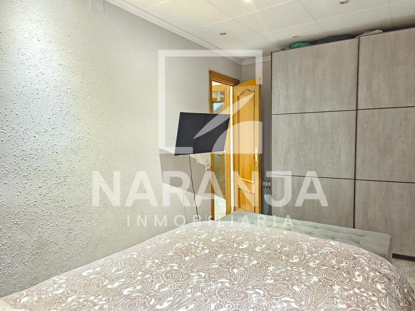Bedroom of Flat for sale in Barcelona