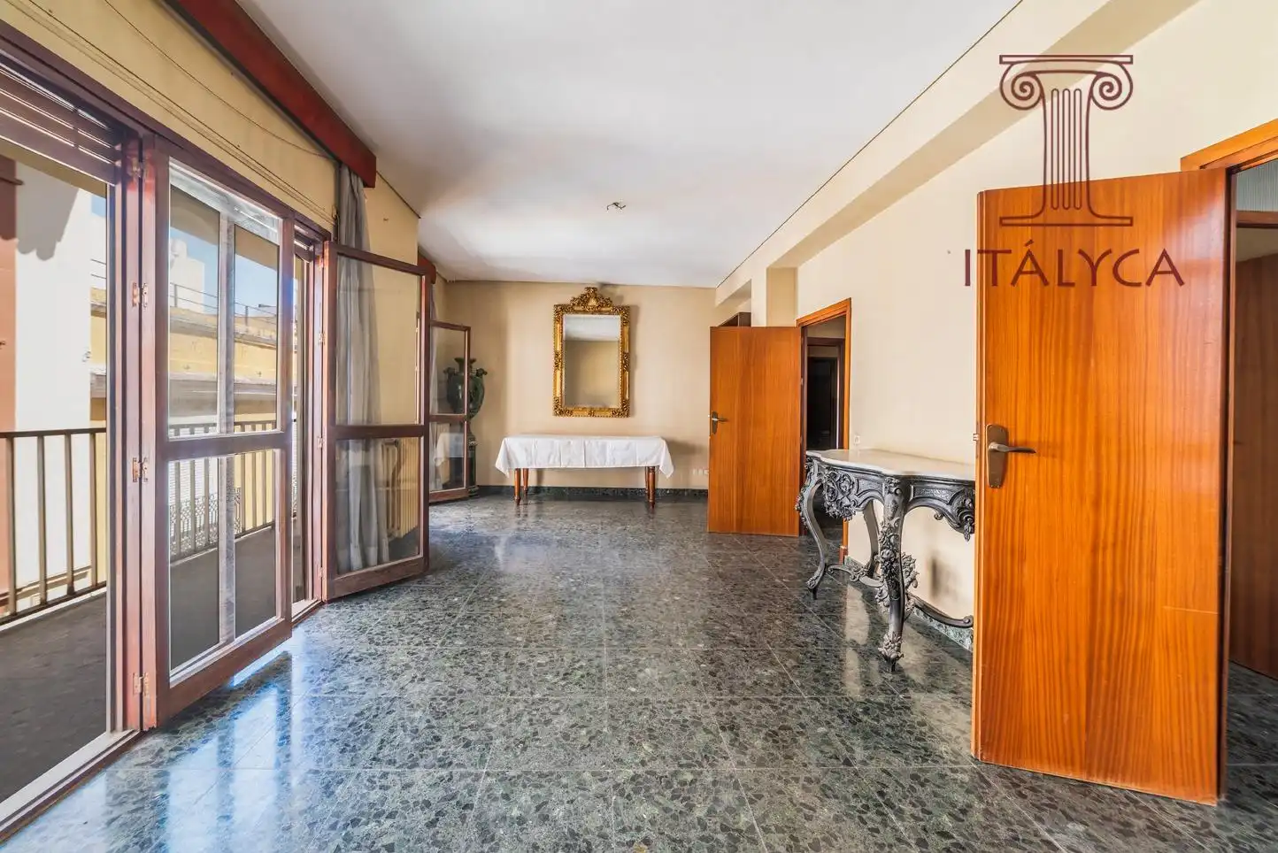 Piso en venta en Sevilla con Terraza y Trastero