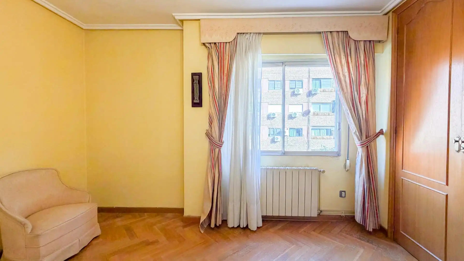 Schlafzimmer von Wohnung zum Verkauf in Valencia mit Klimaanlage, Heizung und Parkett