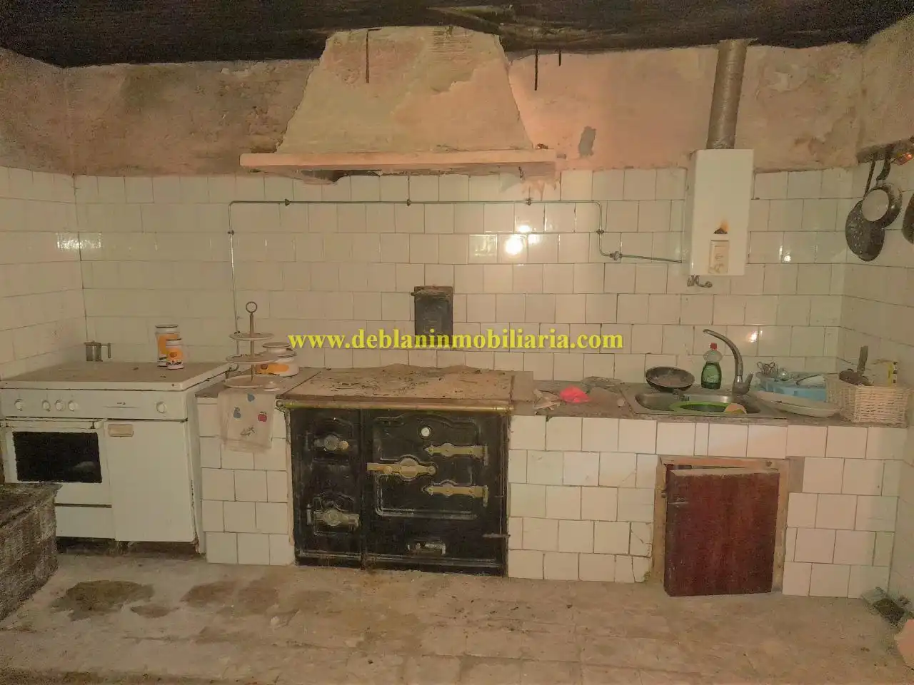 Cocina de Finca rústica en venta en Tomiño con Jardín privado