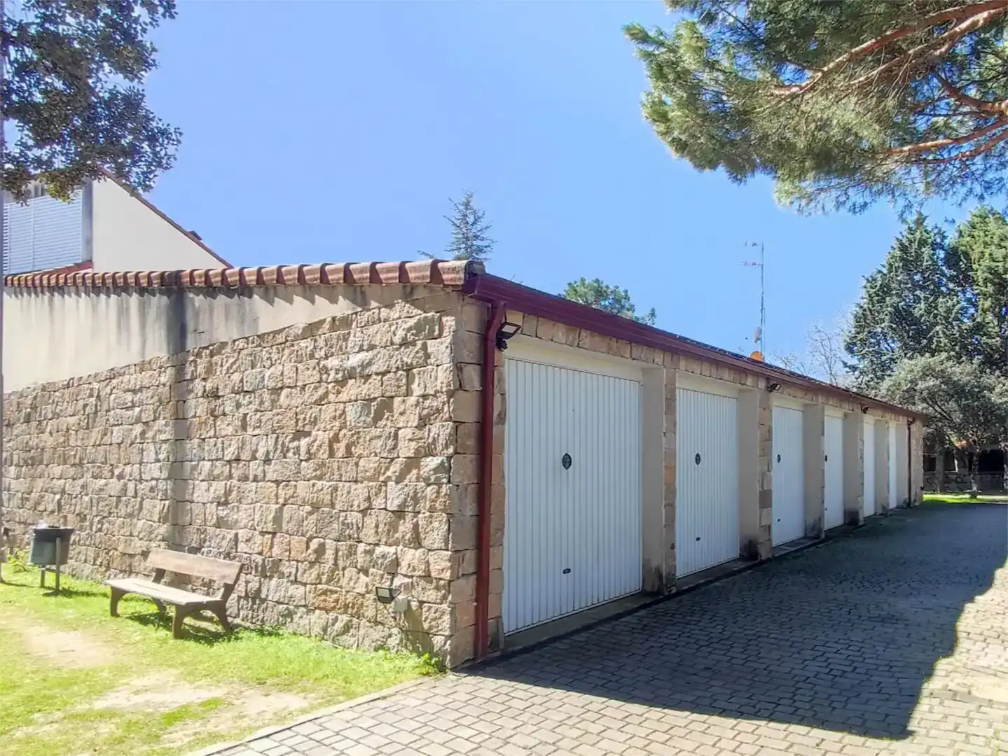Vista exterior de Piso en venta en Alpedrete con Jardín privado, Trastero y Piscina