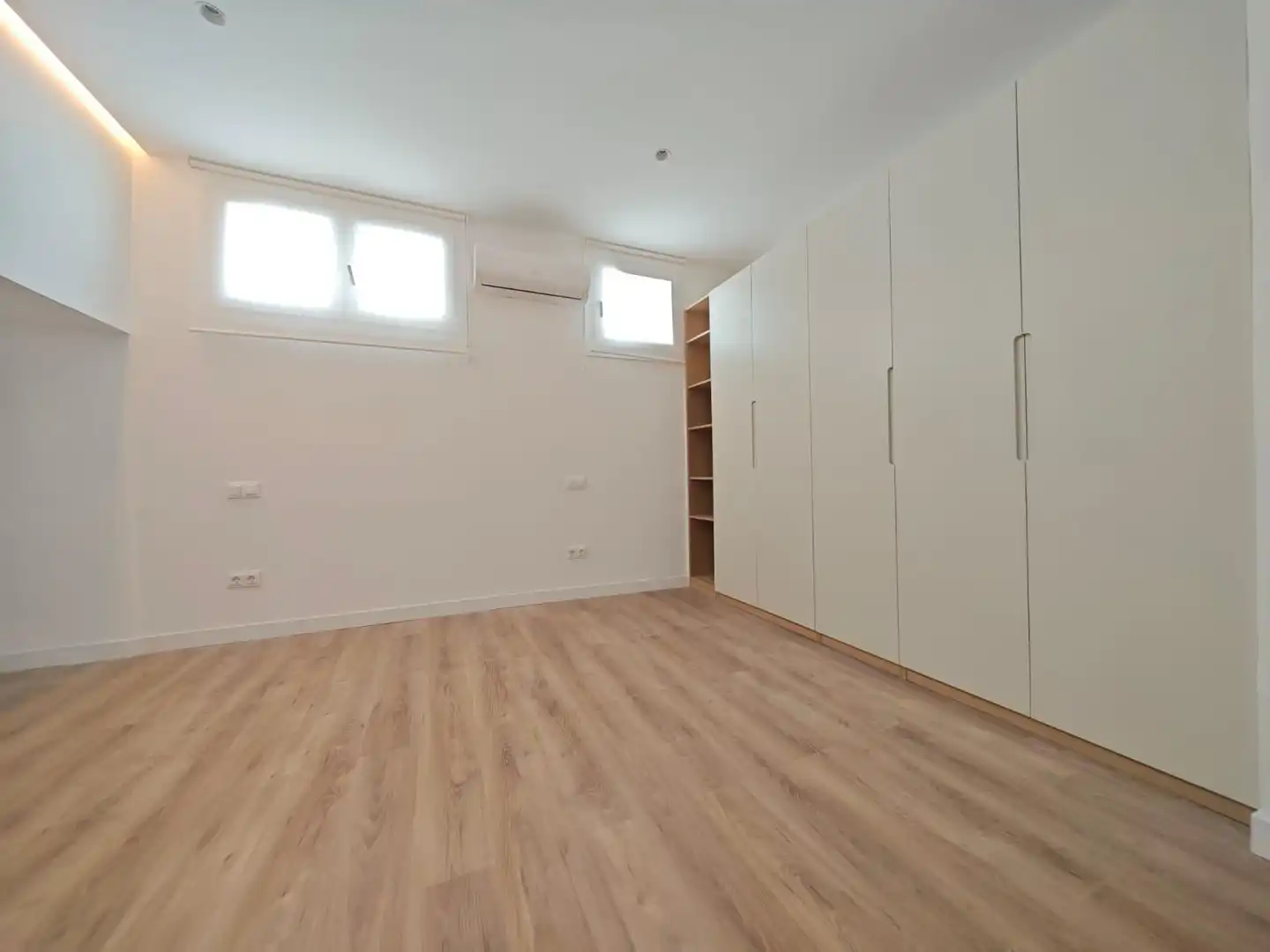 Habitación de Planta baja en venta en Madrid con Aire acondicionado y Calefacción
