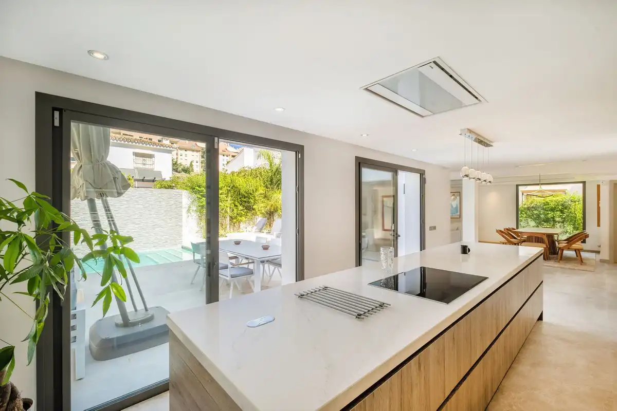 Cocina de Casa o chalet en venta en Marbella con Aire acondicionado, Jardín privado y Terraza