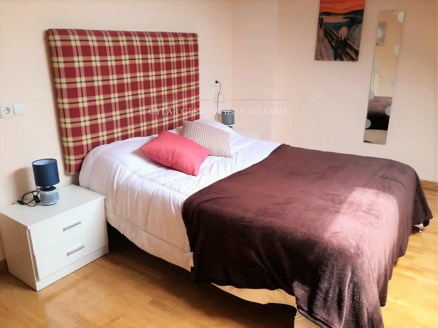 Bedroom of Flat for rent in Salamanca  with Heating, Parquet flooring and Furnished