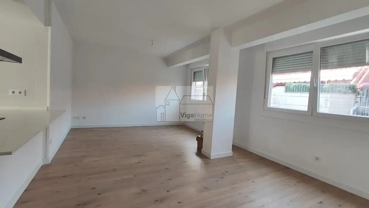 Sala d'estar de Pis de lloguer en Vigo  amb Calefacció i Traster