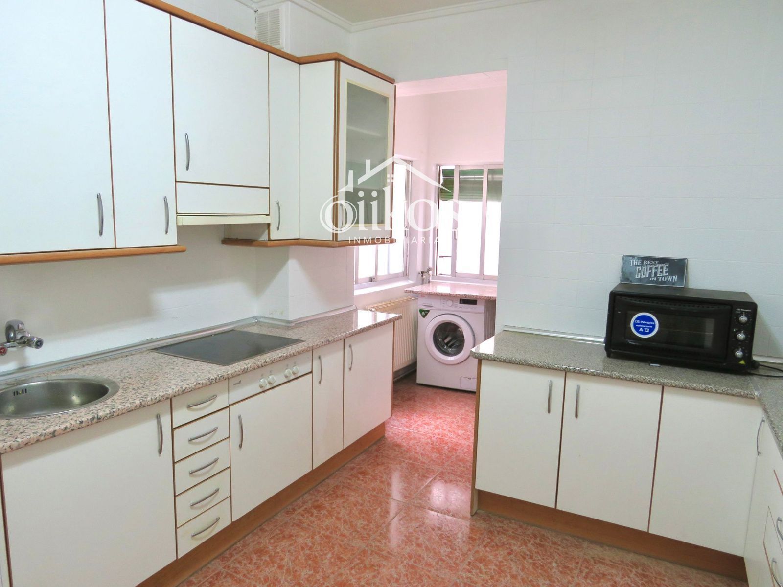 Kitchen of Flat to rent in Salamanca Capital  with Heating, Washing machine and Microwave