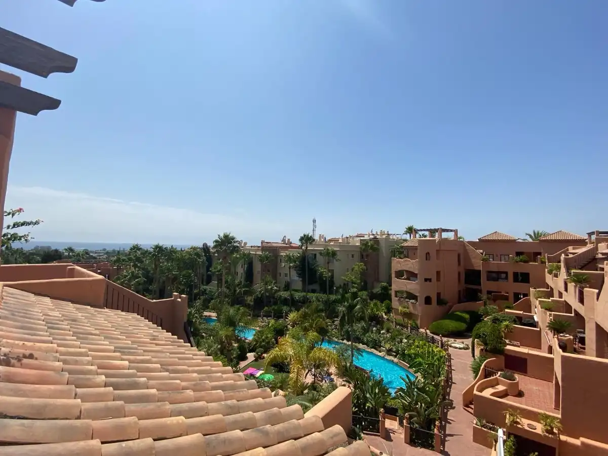 Exterior view of Attic for sale in Estepona  with Air Conditioner, Terrace and Furnished