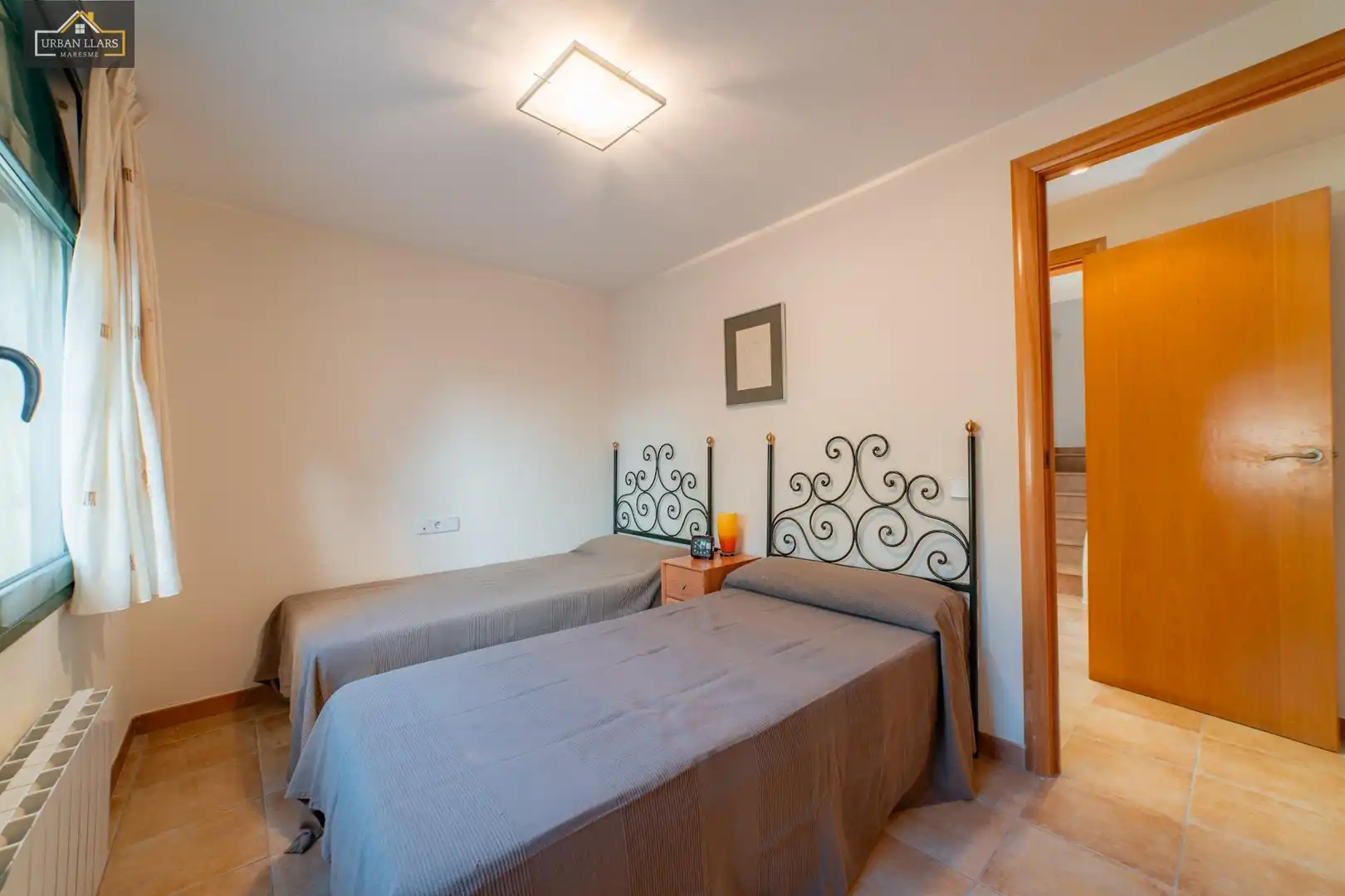 Habitación de Casa o chalet en venta en Sant Vicenç de Montalt con Jardín privado, Parquet y Piscina comunitaria
