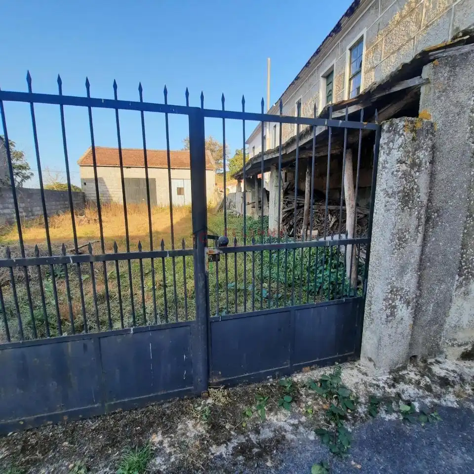 Detached homes for sale in A Merca    with Heating, Private garden and Storage room