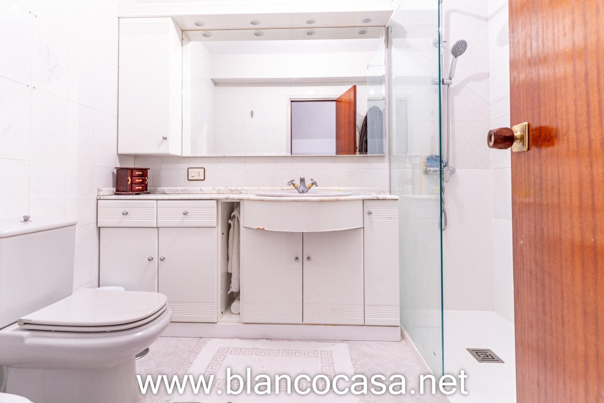 Bany de Pis en venda en A Coruña Capital 