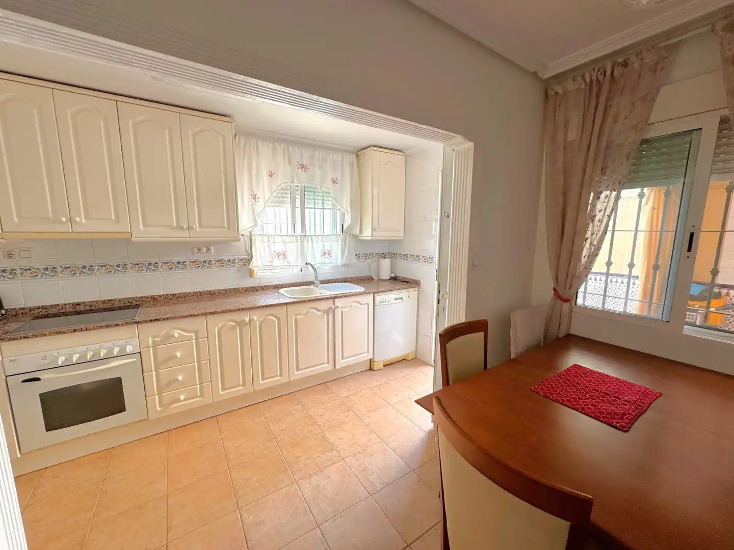 Cocina de Casa o chalet en venta en San Pedro del Pinatar con Aire acondicionado, Terraza y Amueblado