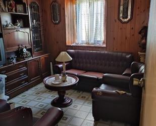 Sala d'estar de Casa adosada en venda en Marina de Cudeyo