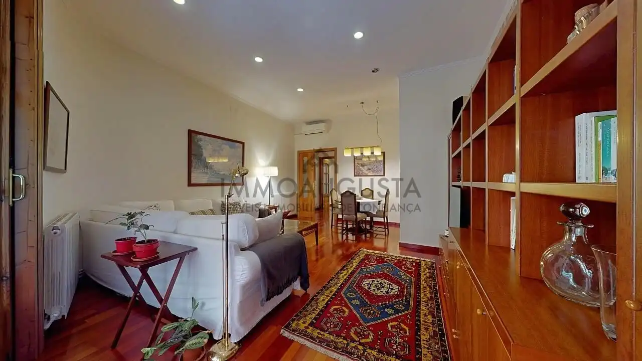 Sala d'estar de Pis en venda en Barcelona amb Aire condicionat, Calefacció i Parquet