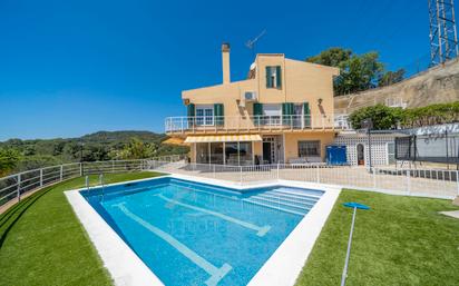 Swimming pool of House or chalet for sale in Argentona  with Air Conditioner, Terrace and Swimming Pool