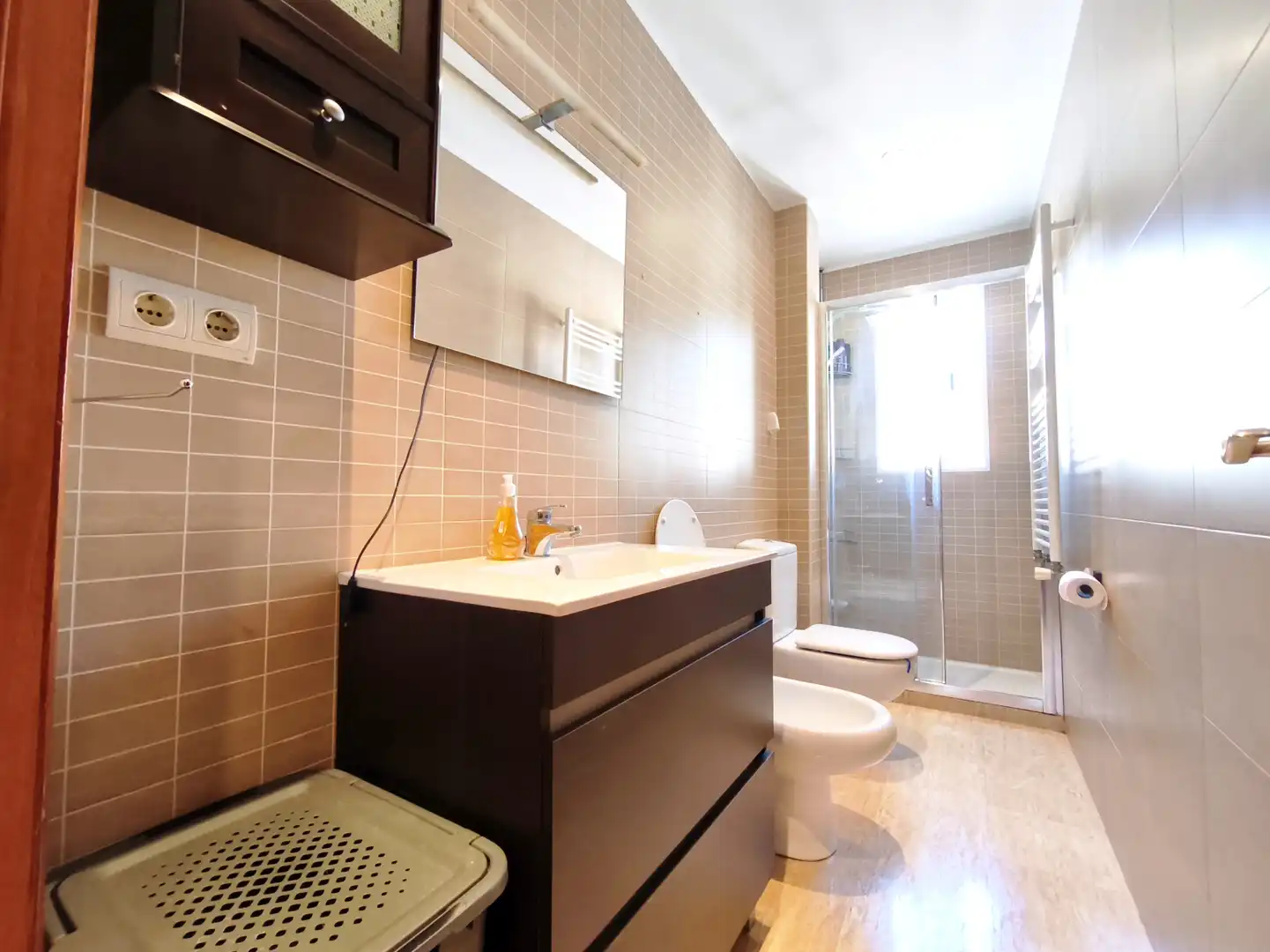 Badezimmer von Wohnung zum Verkauf in  Logroño mit Klimaanlage, Heizung und Parkett