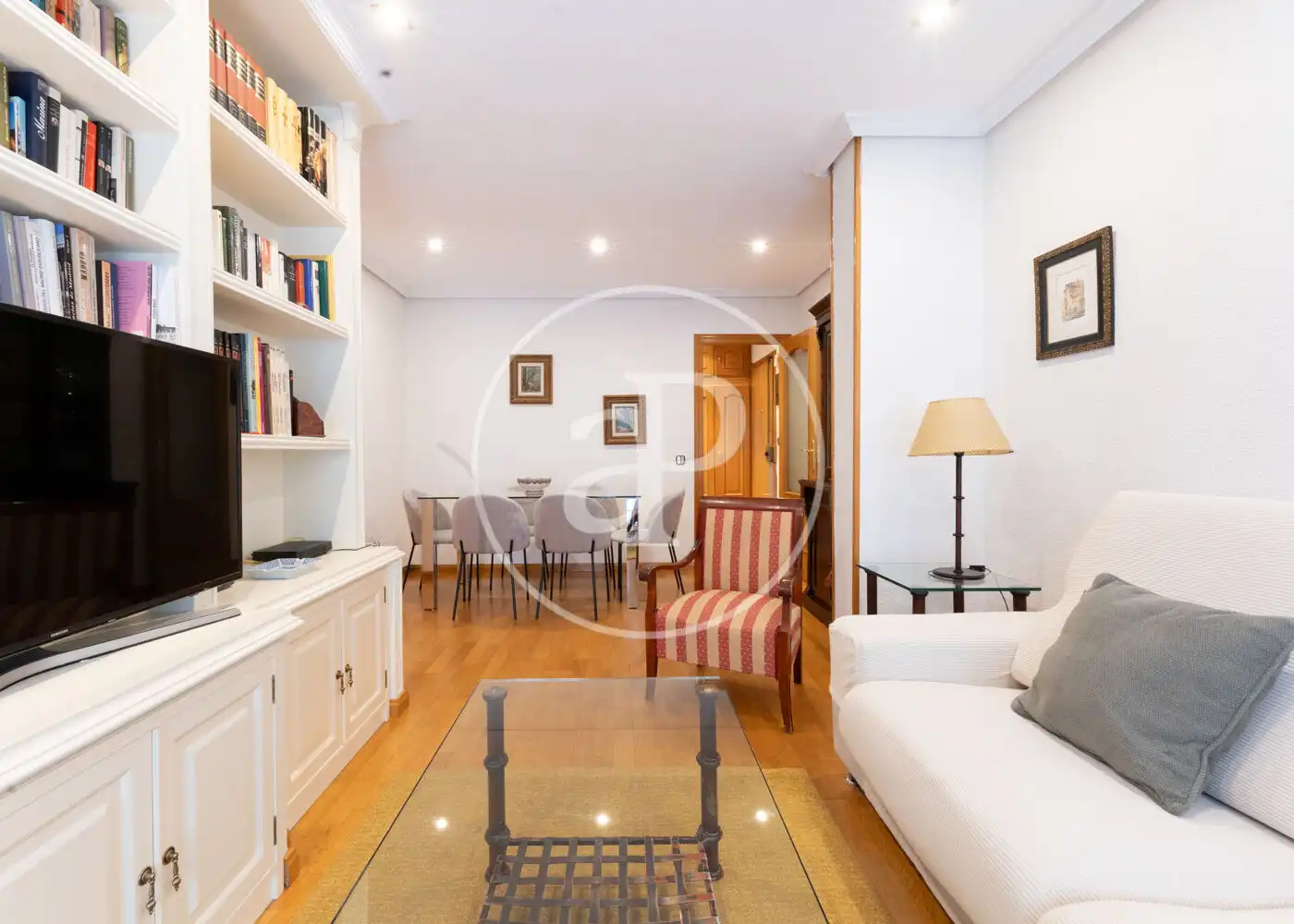 Flat for rent in Calle de María de Guzmán, Ríos Rosas - Nuevos Ministerios
