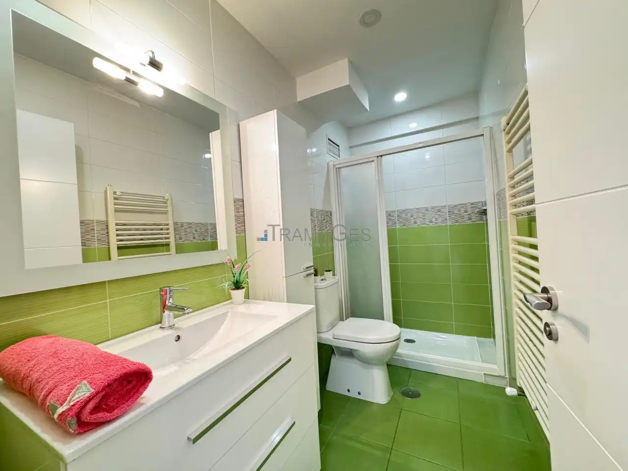 Baño de Piso en venta en Vigo  con Calefacción, Terraza y Trastero