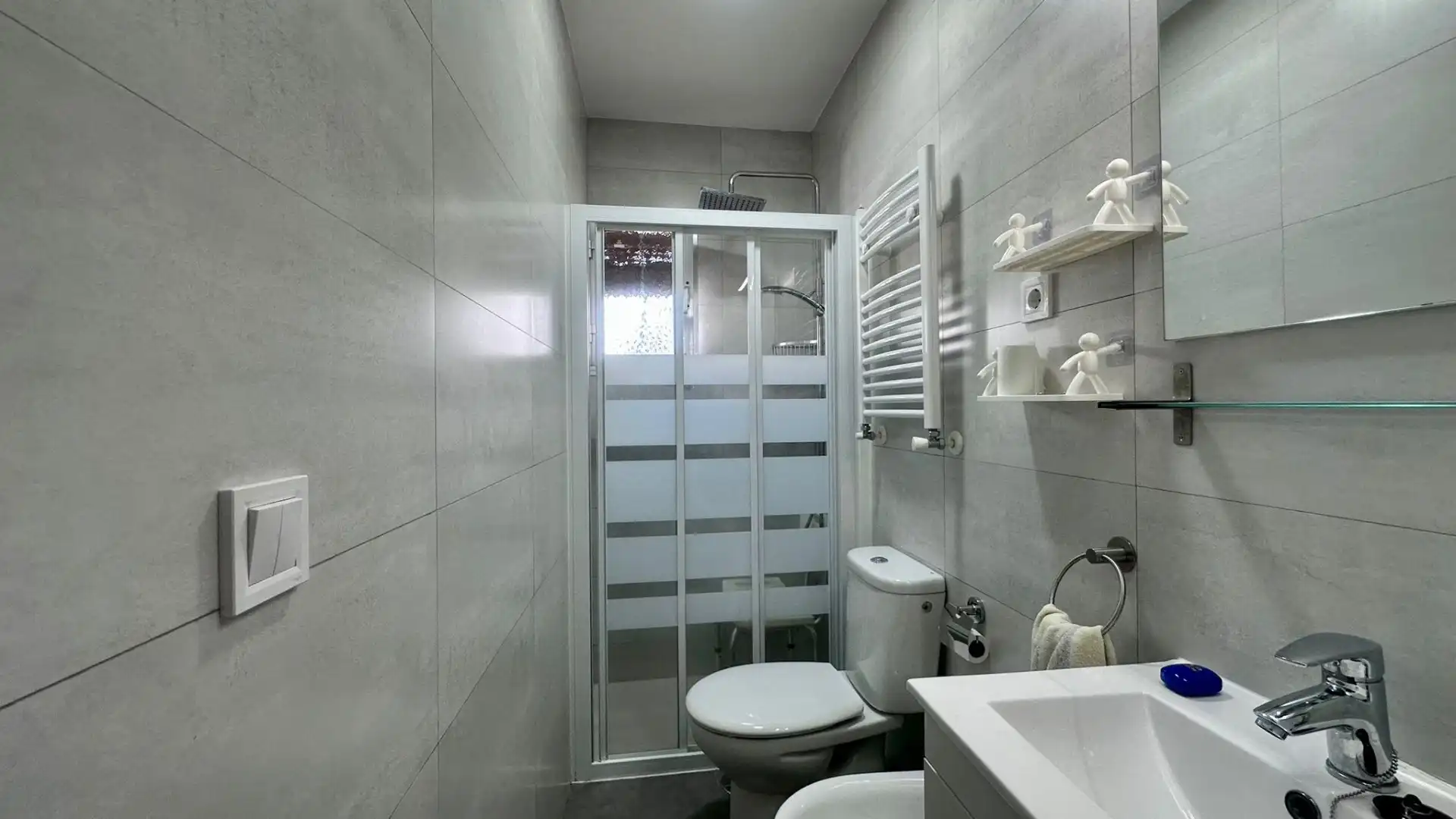Baño de Apartamento en venta en Madrid con Aire acondicionado, Calefacción y Parquet