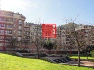 Vista exterior de Àtic en venda en Castro-Urdiales amb Terrassa